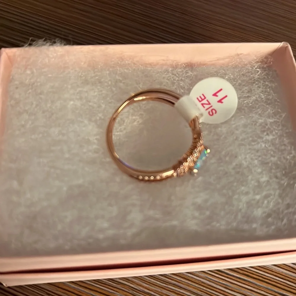 Amazing lab grown grey mist opal ring on rose gold plating! - Picture 4 of 6